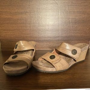 Baretraps Tan with Velcro straps sandals sz 10m